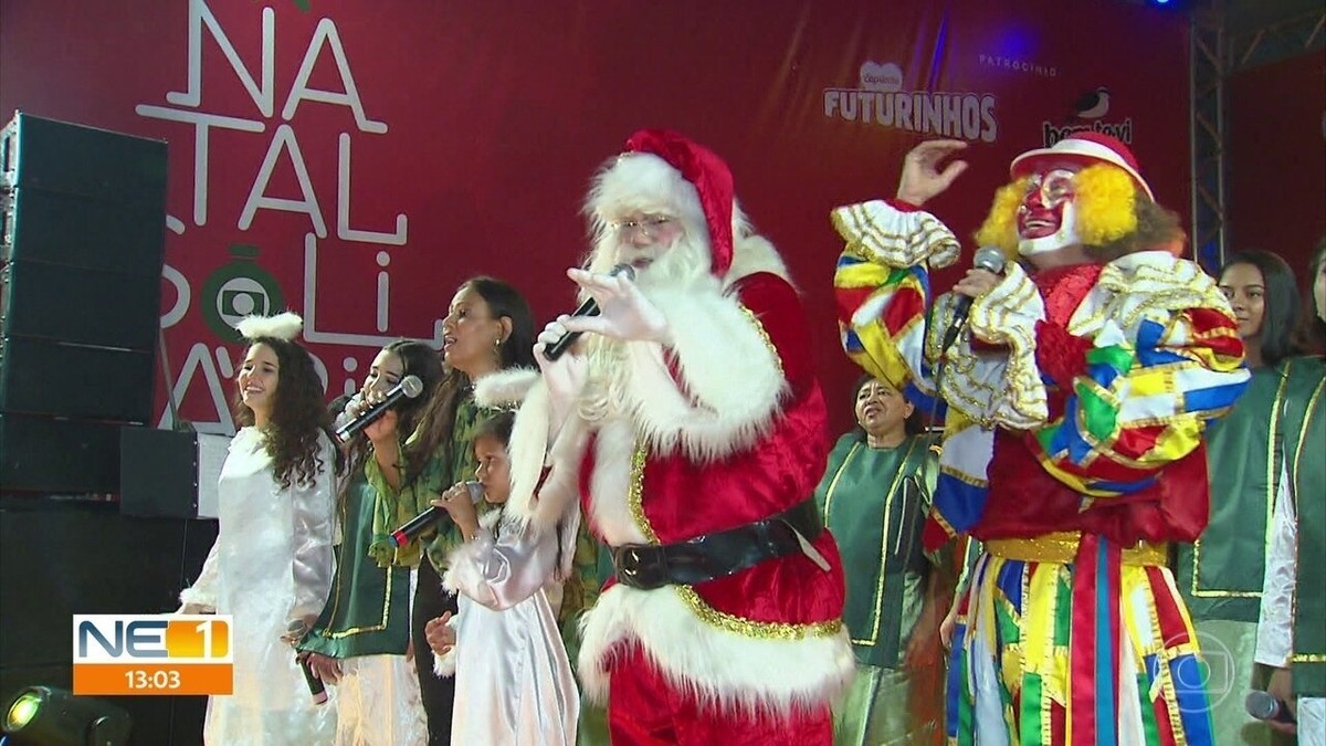 O Natal dos Sonhos encanta quem visita a vila do papai noel. Neste domingo,  19, a programação contou com show pirotécnico, apresentações musicais e  neve, By Prefeitura de Parauapebas