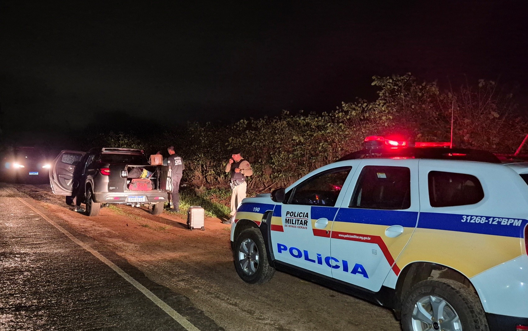 Criminosos armados roubam pertences de juiz durante abordagem na zona rural de Ibiraci, MG