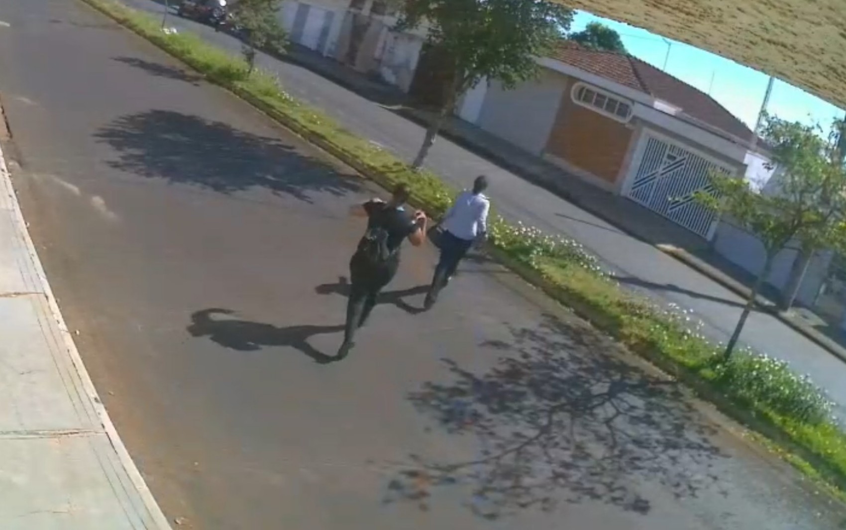 Mulheres são presas por suspeita de se passar por agentes públicas para furtar R$ 8 mil de idoso em Batatais