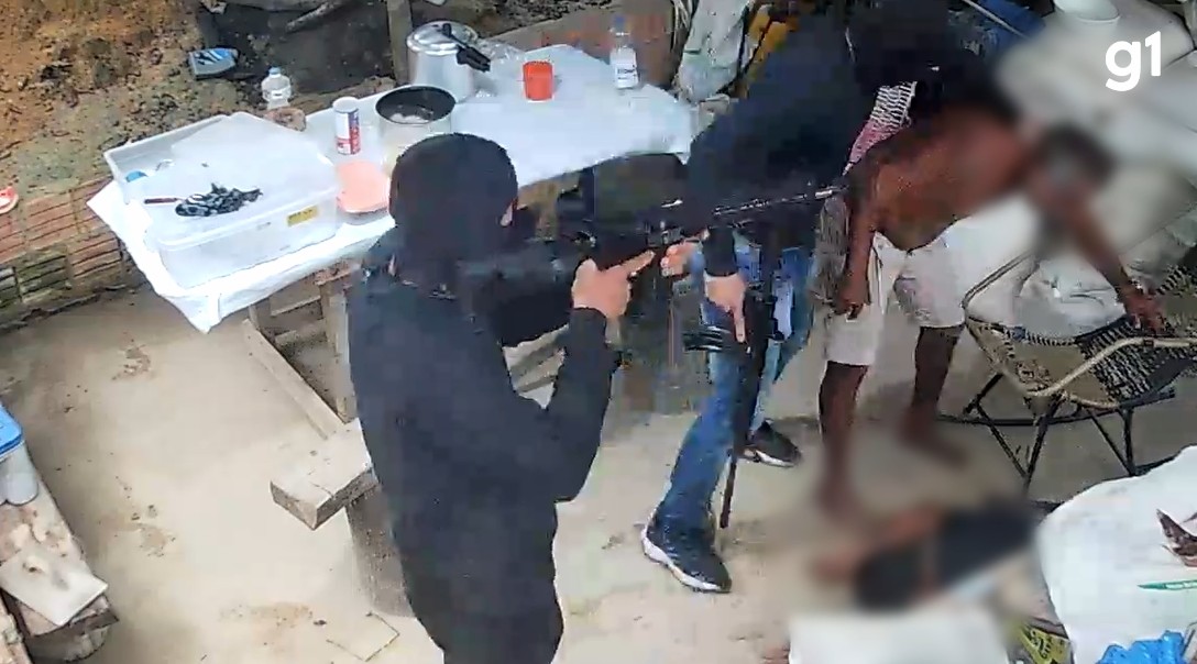 Policial militar aposentado e outro homem são mortos a tiros em sítio na Zona Oeste de Manaus; VÍDEO