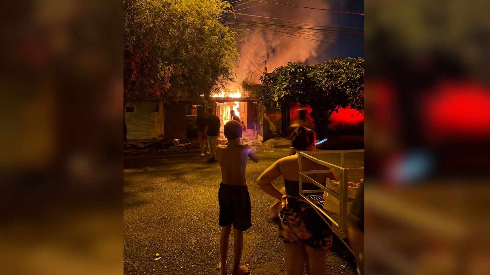 Mulher é internada com queimaduras no corpo após incêndio destruir casa em Rio Preto