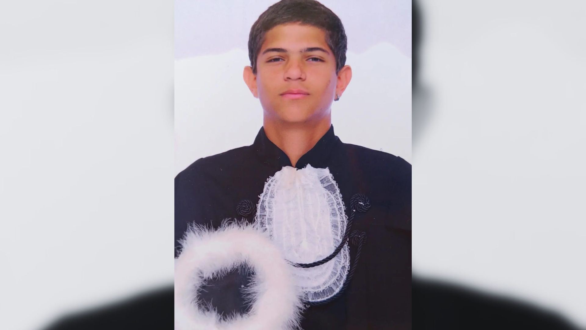 Adolescente que morreu afogado ao salvar amiga em prainha no MT é enterrado em Ourinhos