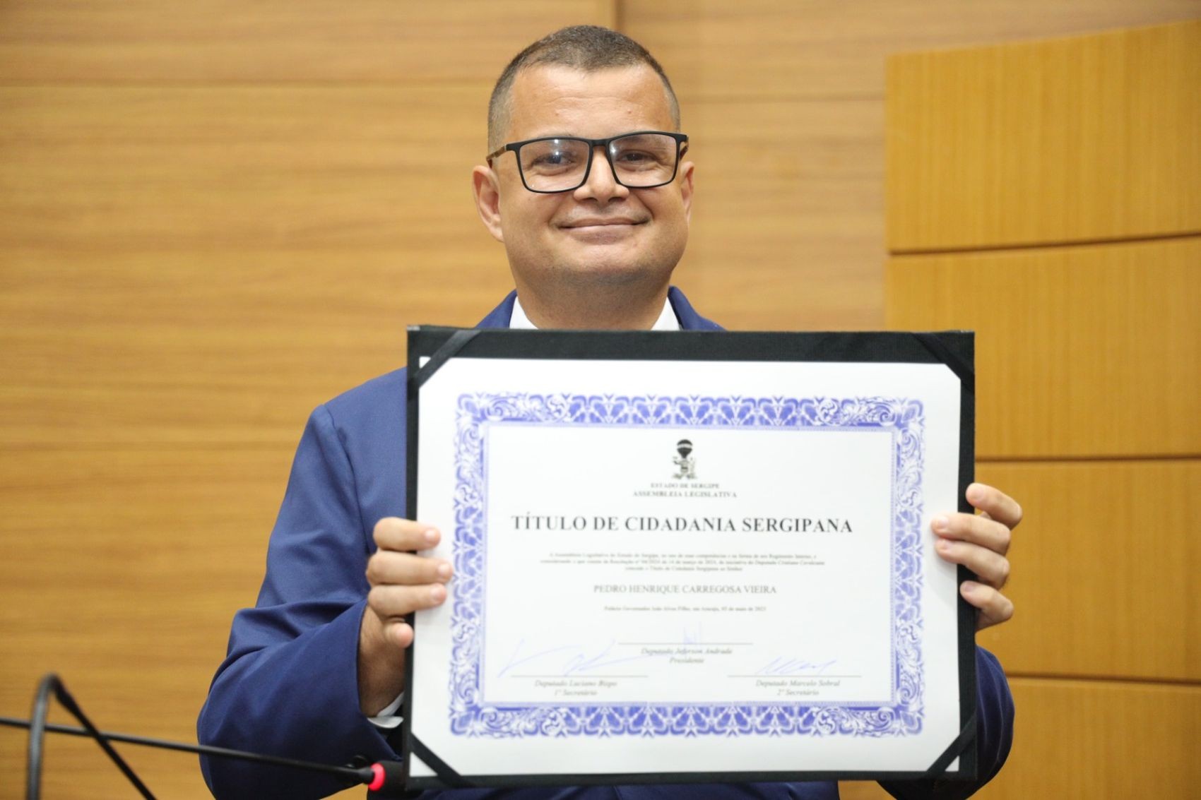Jornalista da TV Sergipe Pedro Carregosa recebe título de cidadão sergipano