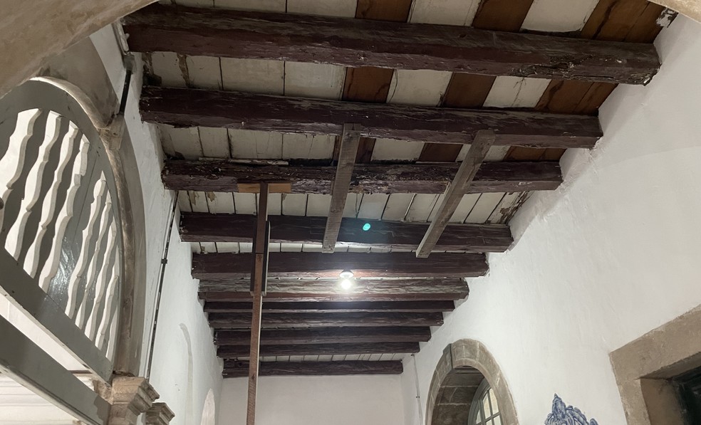 Arquivo: Teto de igreja histórica de Salvador está desgastado — Foto: Itana Alencar/g1