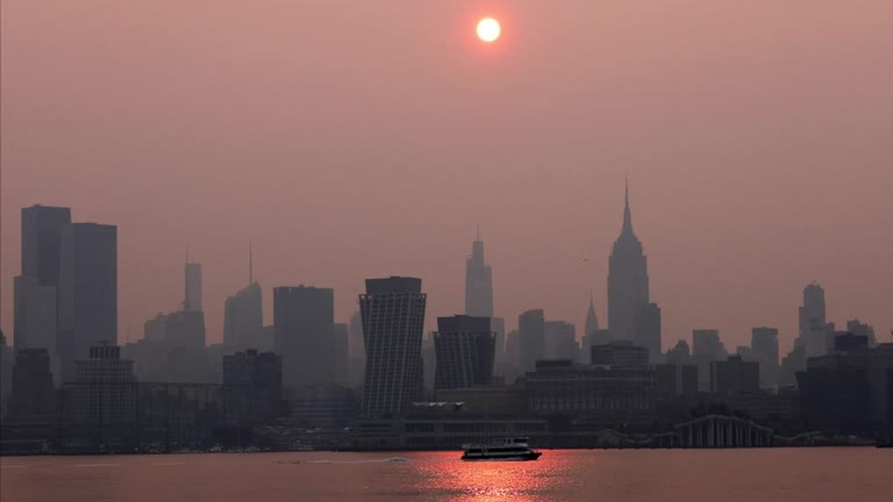 Fumaça de incêndio no Canadá chega a Nova York — Foto: Reuters