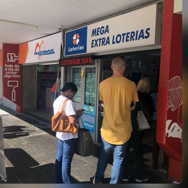Local pé quente, avisa dono de lotérica de Curitiba após aposta levar  bolada