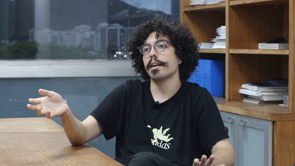 Tulio Koneçny, 23 anos, cria jogos de tabuleiro para ensinar matemática de forma divertida — Foto: Divulgação/FGV