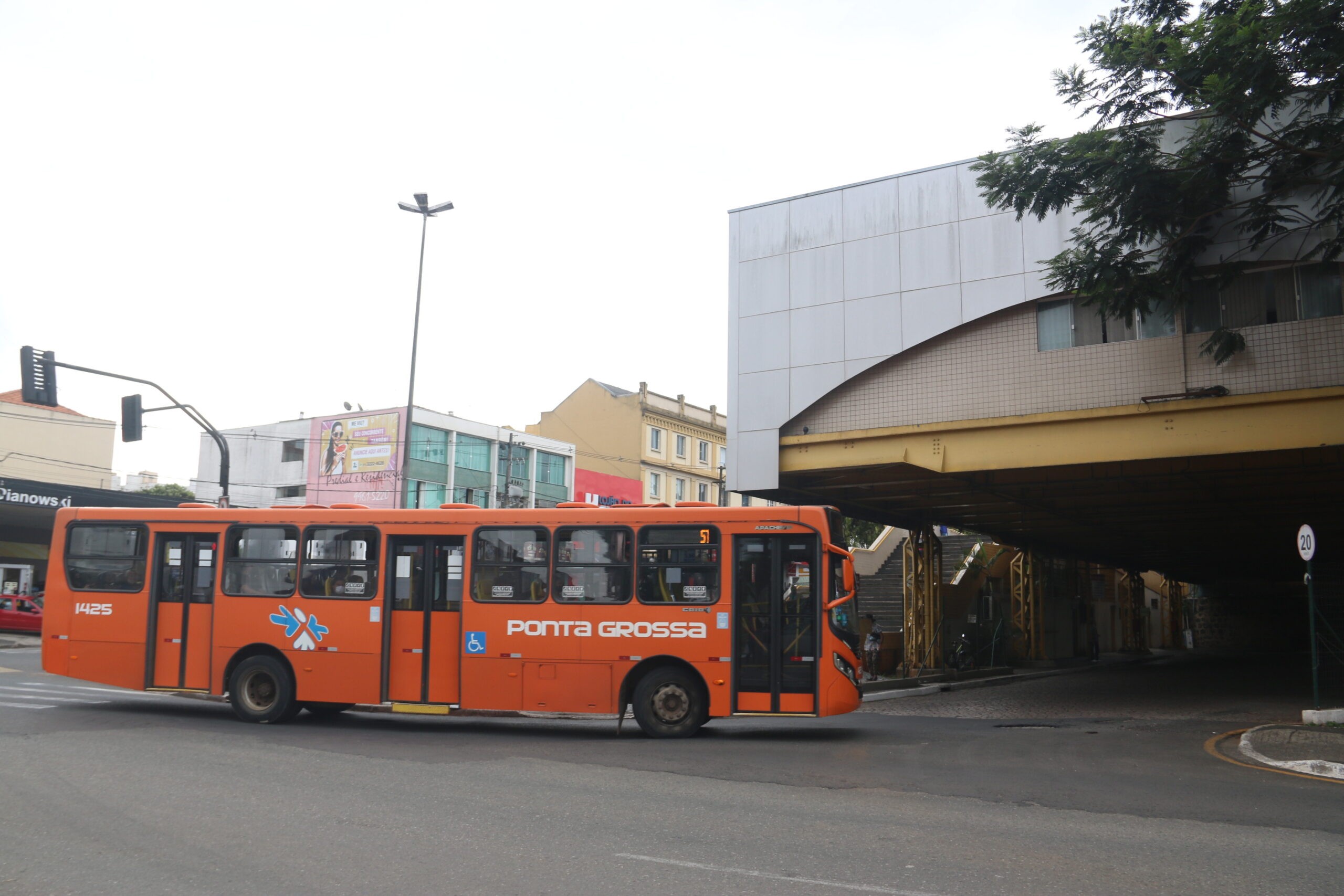 Passagem de ônibus do transporte público de Ponta Grossa vai subir para R$ 5