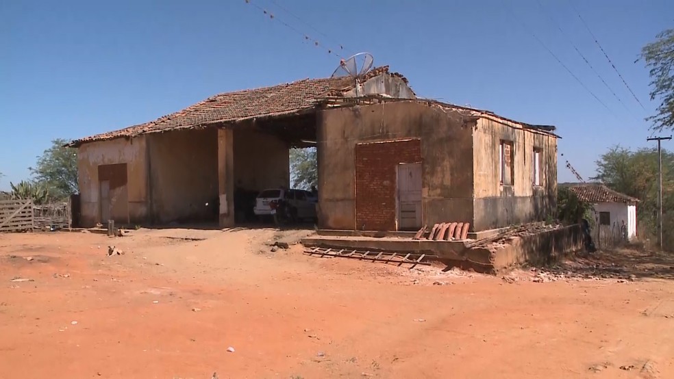 Casa onde o crime aconteceu em Princesa Isabel — Foto: Beto Silva/TV Paraíba