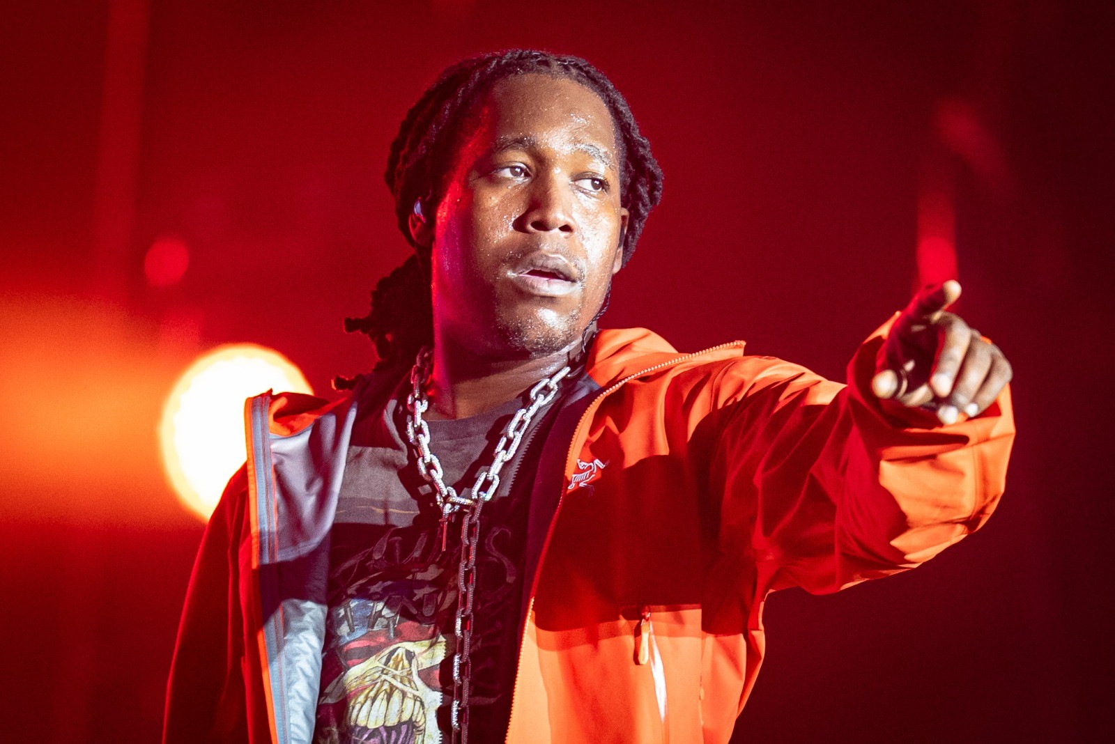 Don Toliver entrega trap melódico e ‘autotunado’ em show com pausa por motivos de segurança 