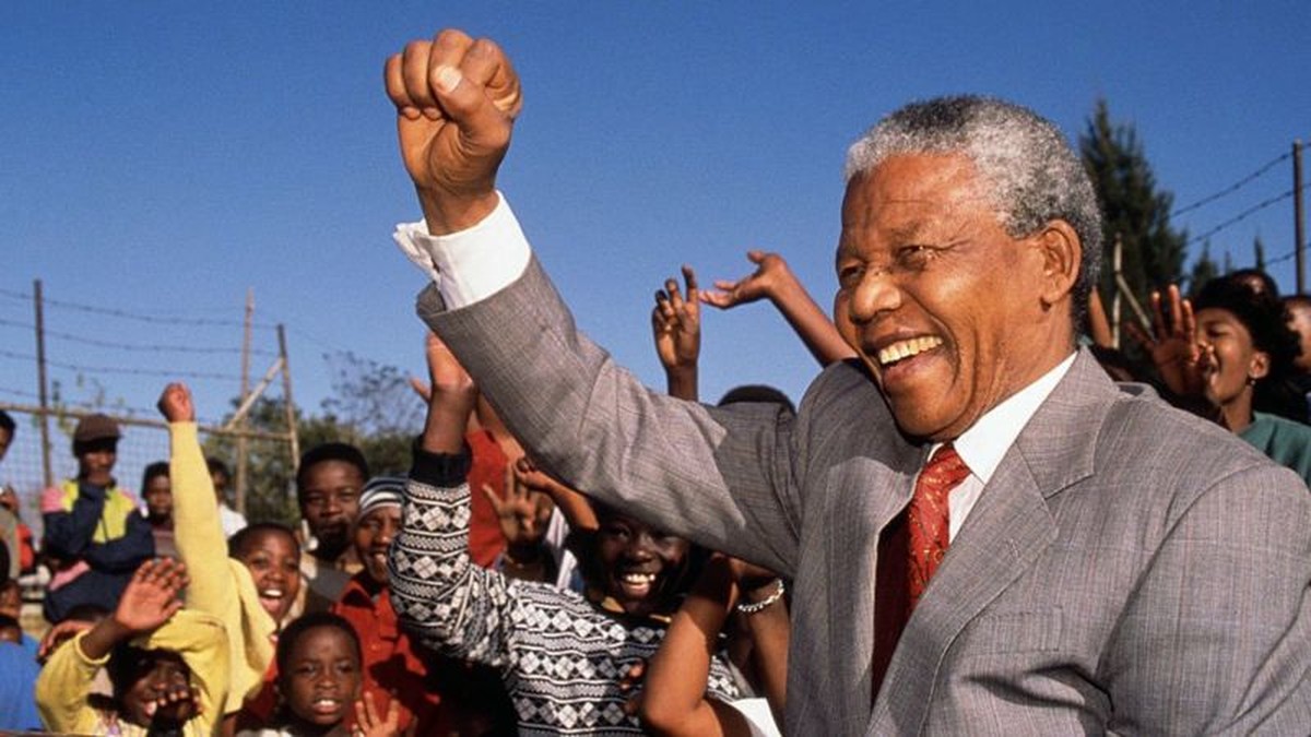 As categorias raciais do apartheid que ainda são usadas oficialmente na ...