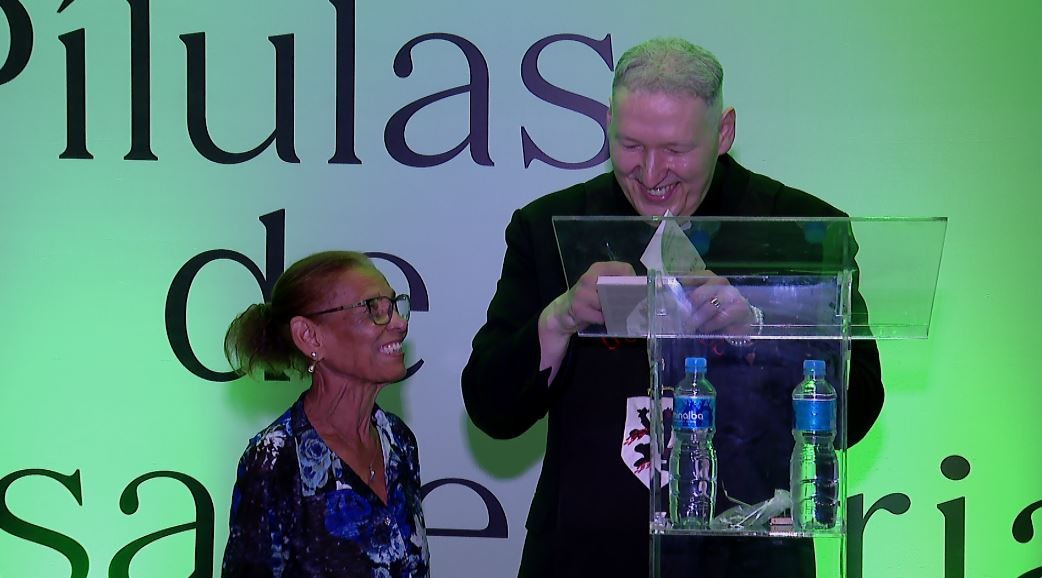 Padre Marcelo Rossi encara calor com bom humor durante lançamento de livros em Ribeirão Preto: ‘Um purgatório’