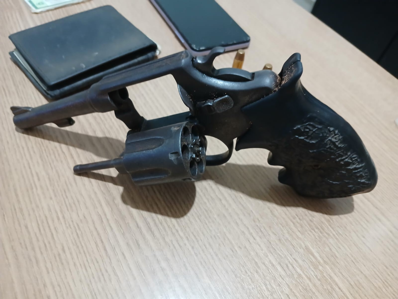 Homem é preso suspeito de matar vizinho que se recusou a fornecer água e energia, diz PM