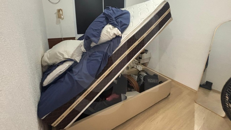 Policial assassinada por companheiro militar teve casa invadida e revirada por policiais — Foto: Kilvia Muniz/TV Verdes Mares