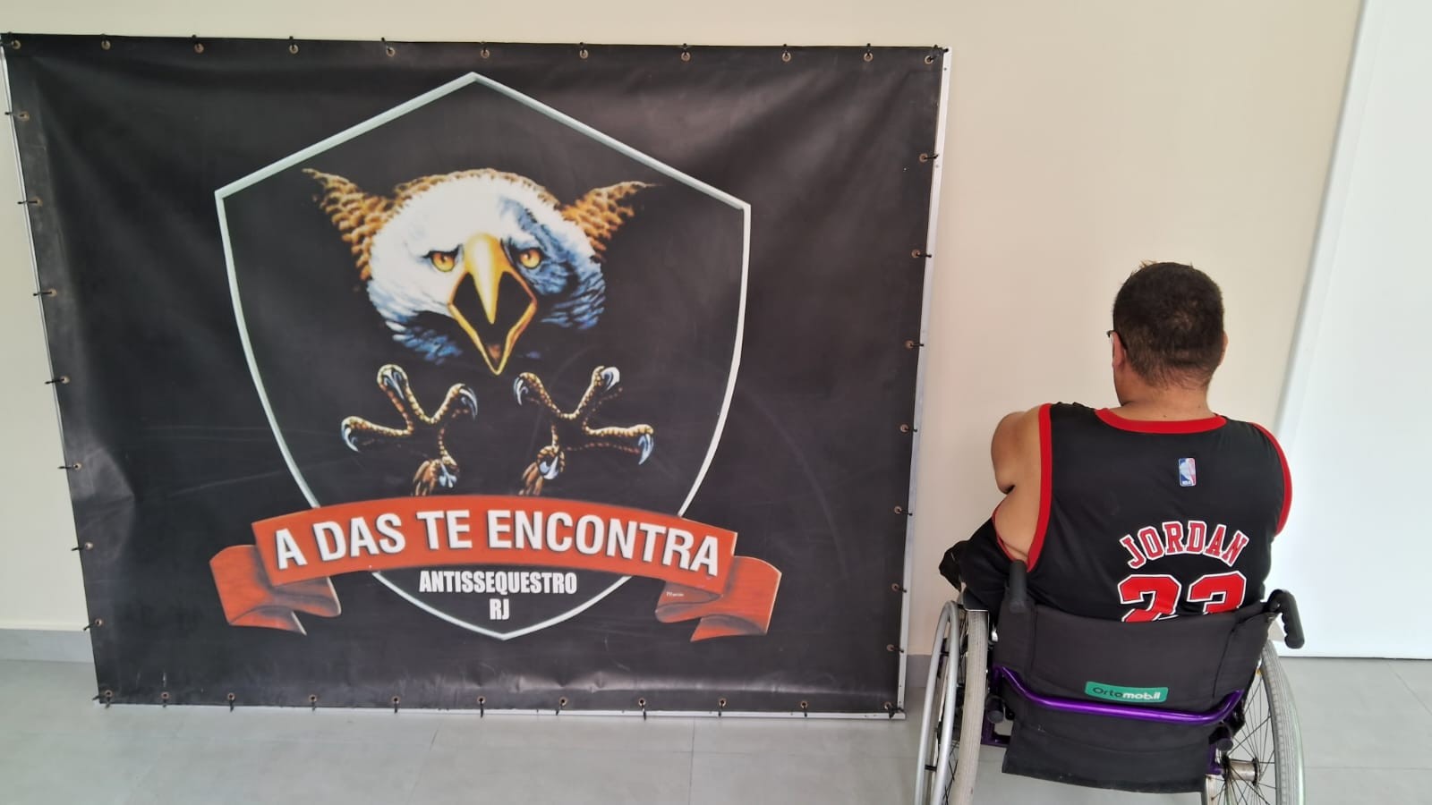 Homem é preso em flagrante por perseguir atriz Isis Valverde no Rio 