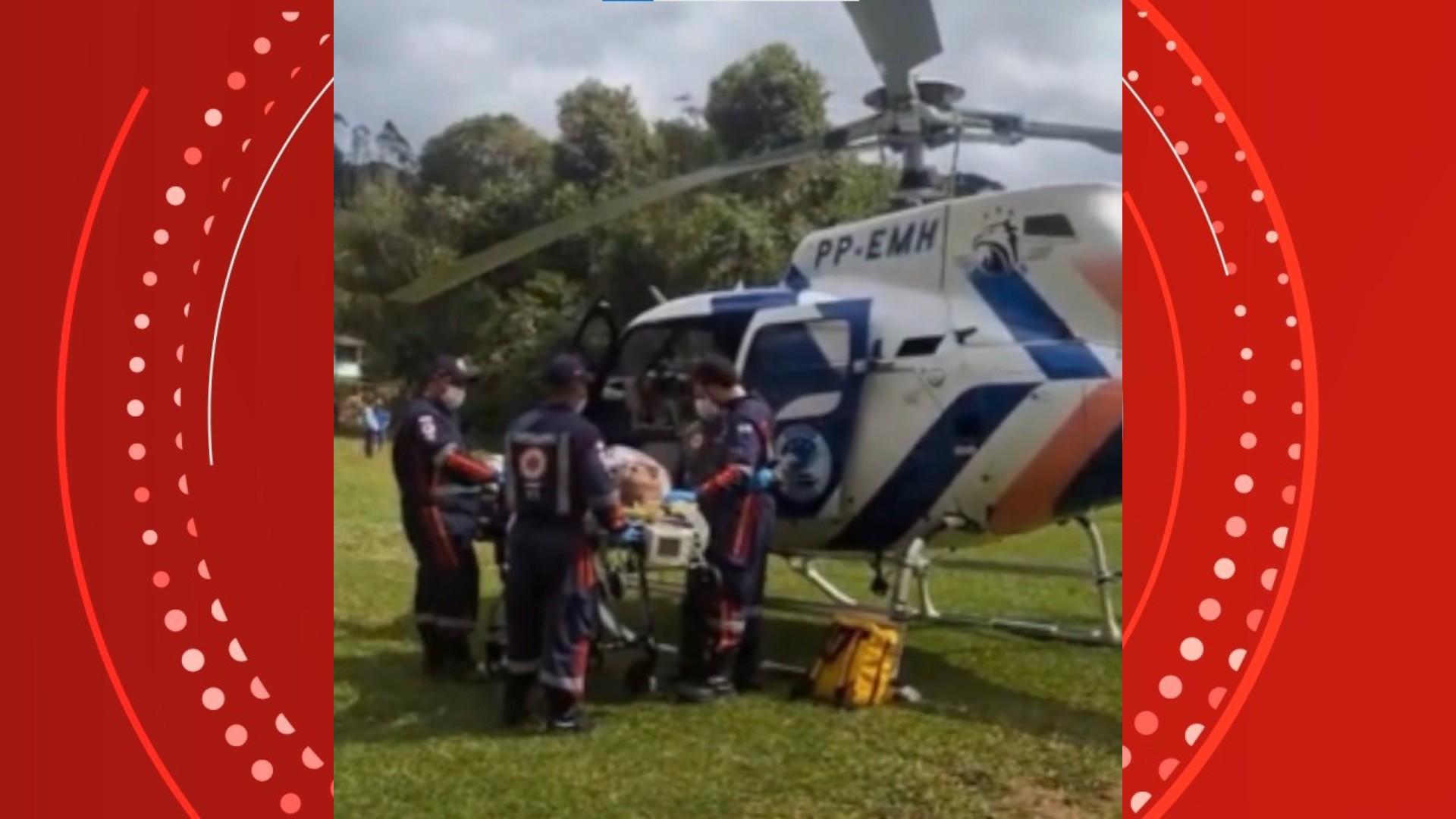 Mulher é socorrida de helicóptero após  queimar rosto com óleo de cozinha no ES