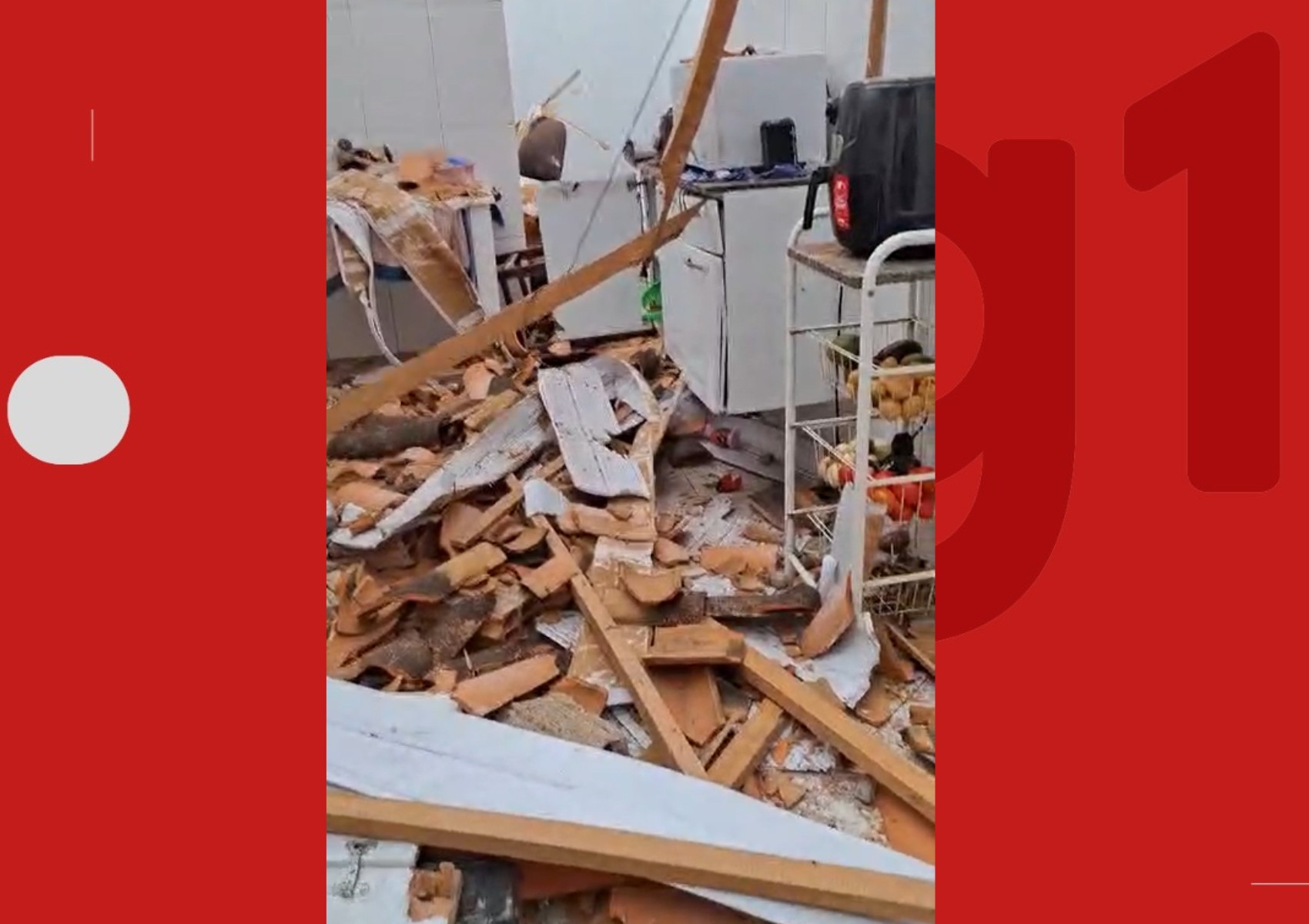 Homem fica gravemente ferido e casa é destruída após explosão causada por vazamento de gás na Bahia