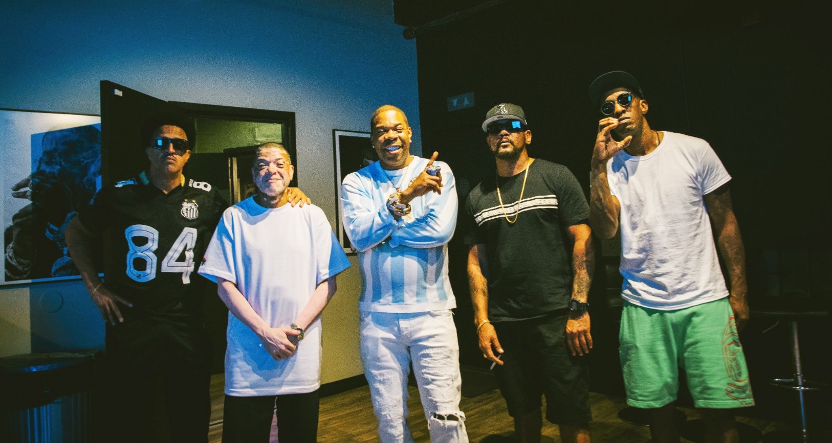 Encontro do grupo Racionais MC’s com o rapper Busta Rhymes, em estúdio de Nova York, atiça o universo do hip hop