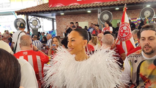 Sabrina Sato confirma maratona e vai desfilar no Rio e em São Paulo no Desfile das Campeãs