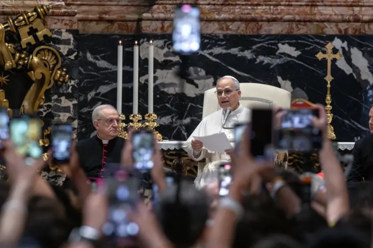 O recado do papa Leão XIV sobre a inteligência artificial em seu primeiro 'cartão de visitas' ao completar um ano de pontificado