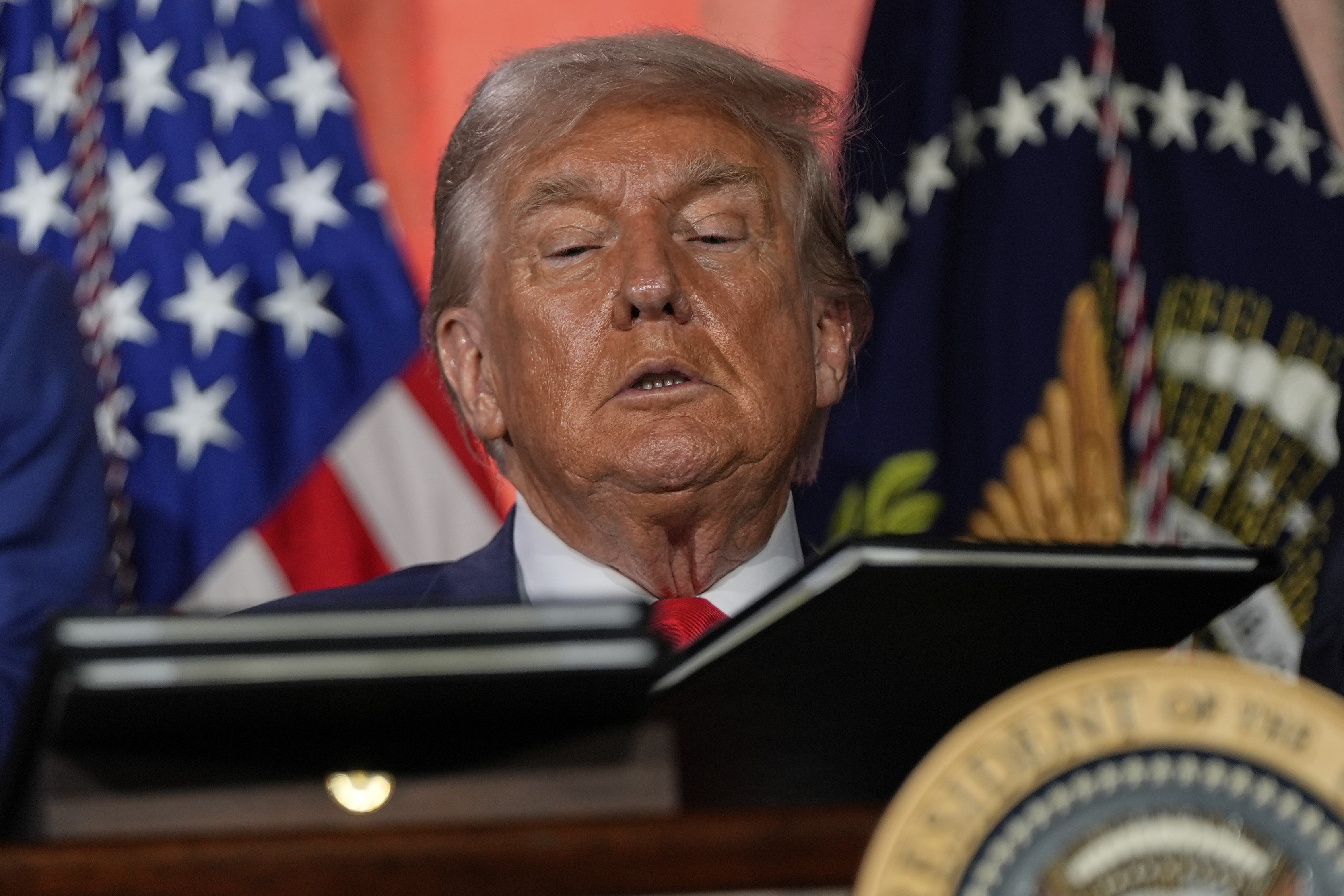 Justiça dos EUA volta a suspender ordem de Trump que limita cidadania por nascimento