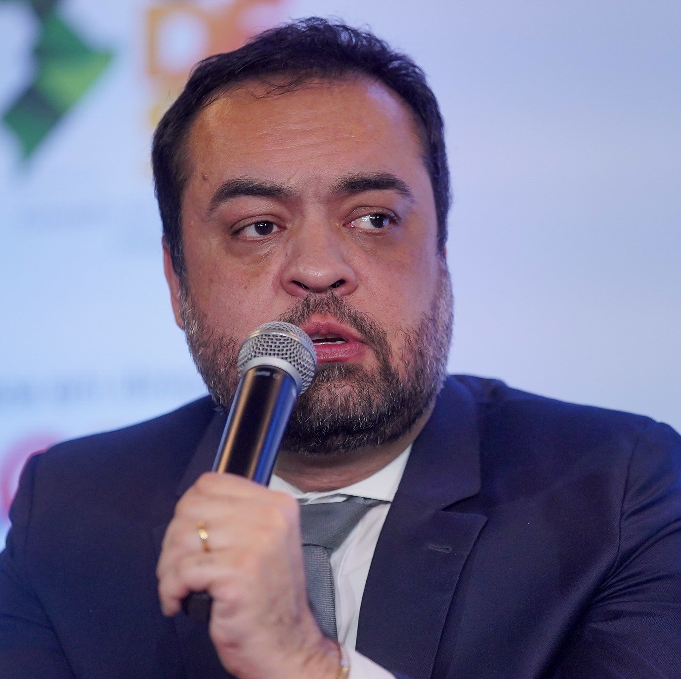 Cláudio Castro convida aliados para encerramento de mandato nesta segunda-feira