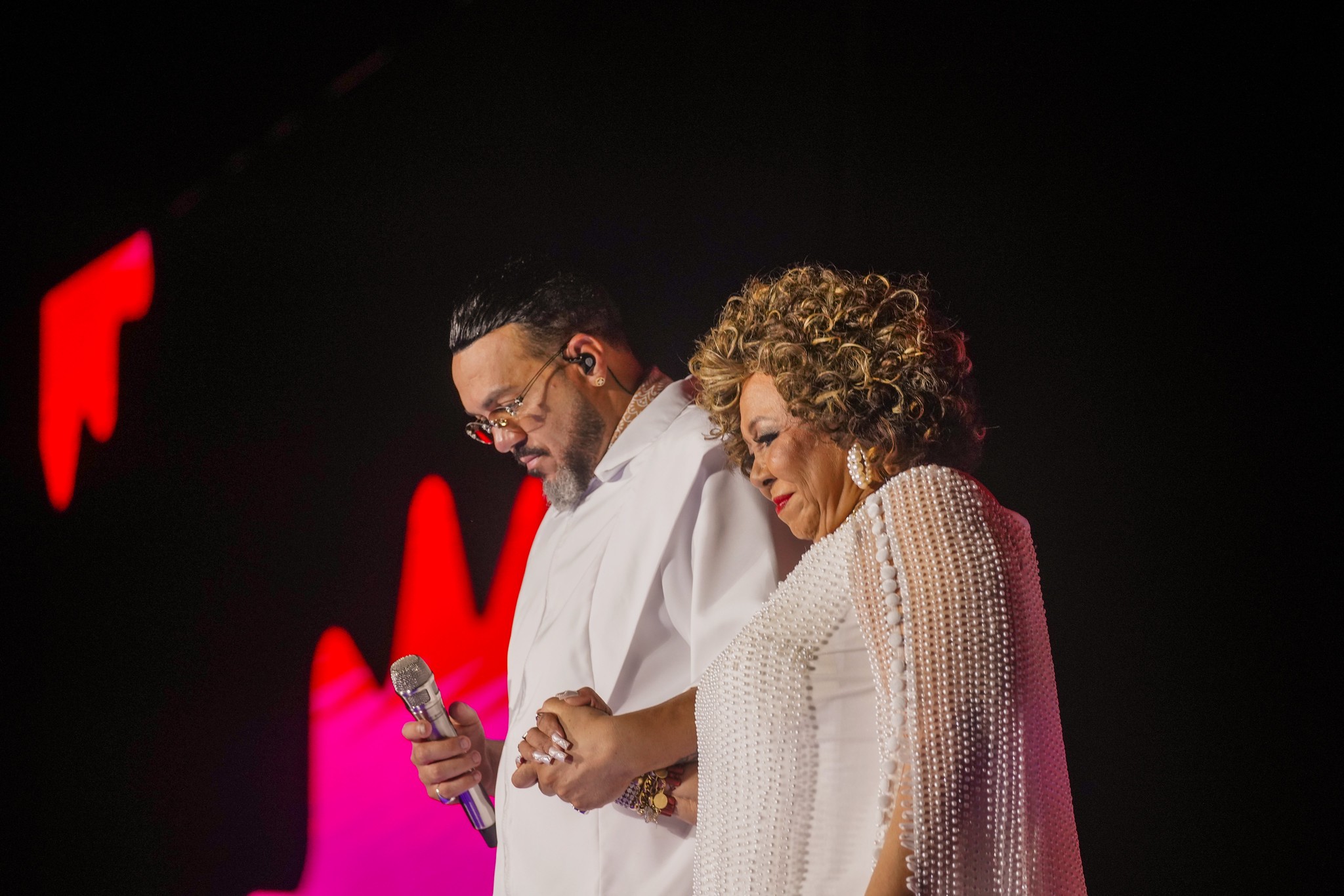 Veja fotos e vídeos da festa de réveillon no Rio