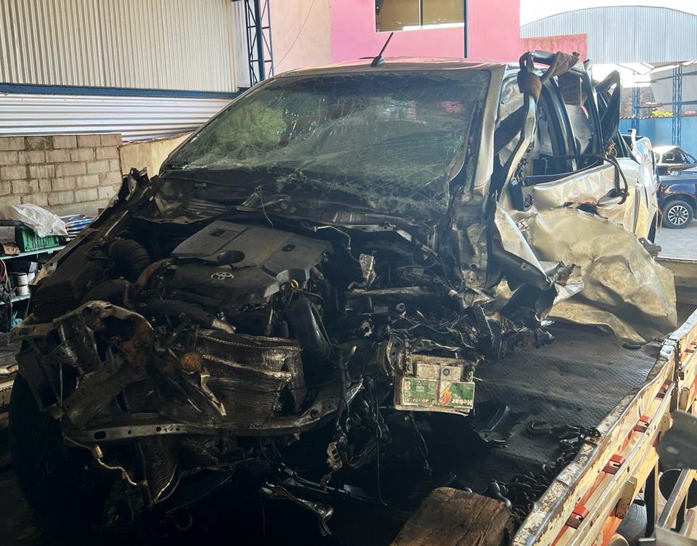 Outro veículo envolvido no acidente que deixou quatro mortos no extremo sul da Bahia — Foto: Redes Sociais