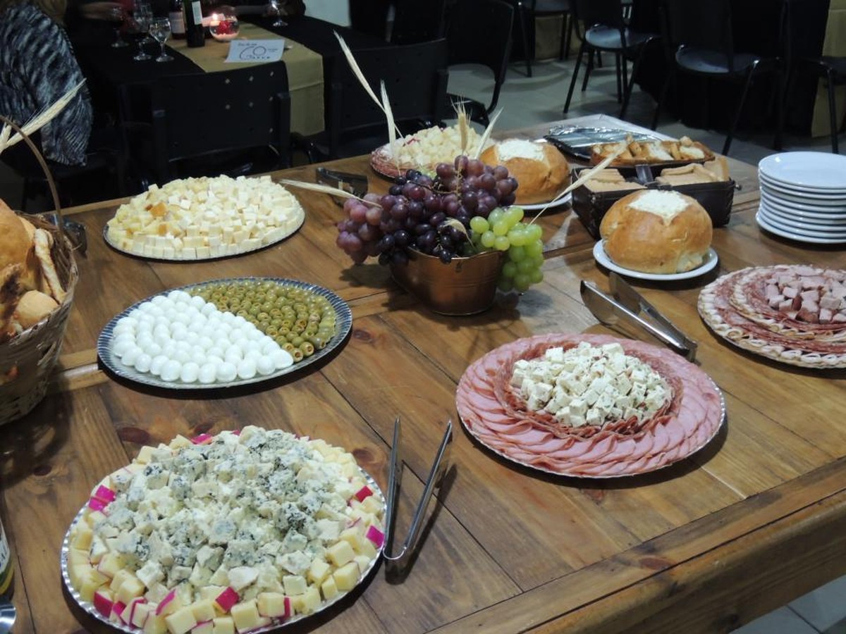 'Noite de Queijos e Vinhos' é realizada no sábado em Volta Redonda, RJ