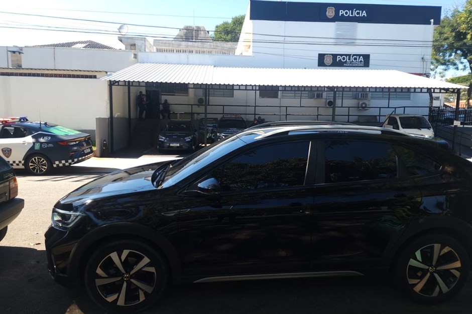 Dois empresários são detidos pela GCM suspeitos de fingirem ser policiais em São José dos Campos, SP
