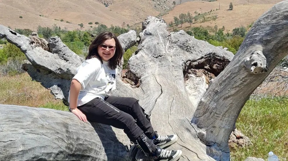 Hoje, o câncer de Alyssa é indetectável, e ela precisa apenas de exames anuais — Foto: BBC