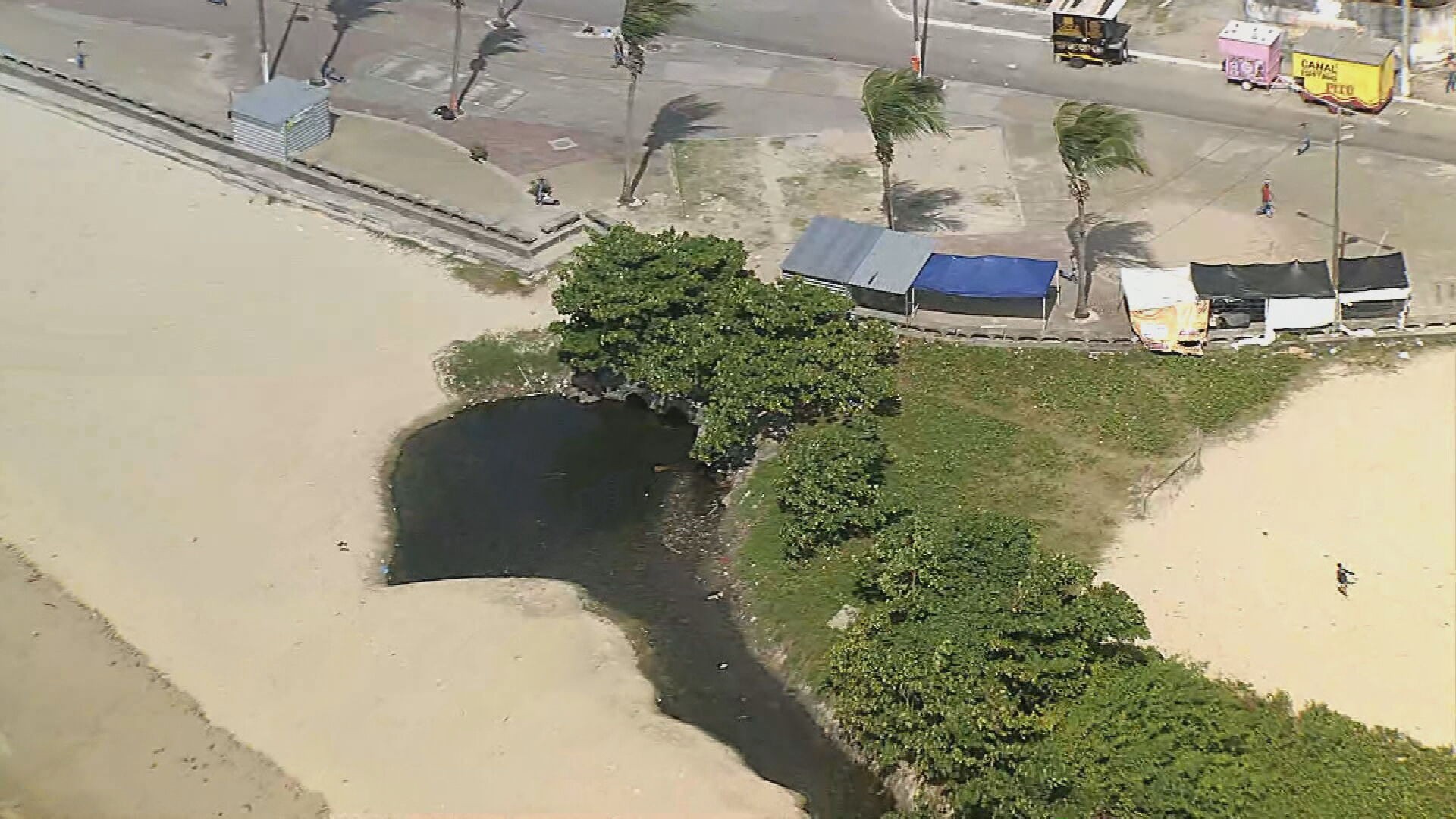 Crianças passam mal e são internadas após banho de mar em praia do Grande Recife