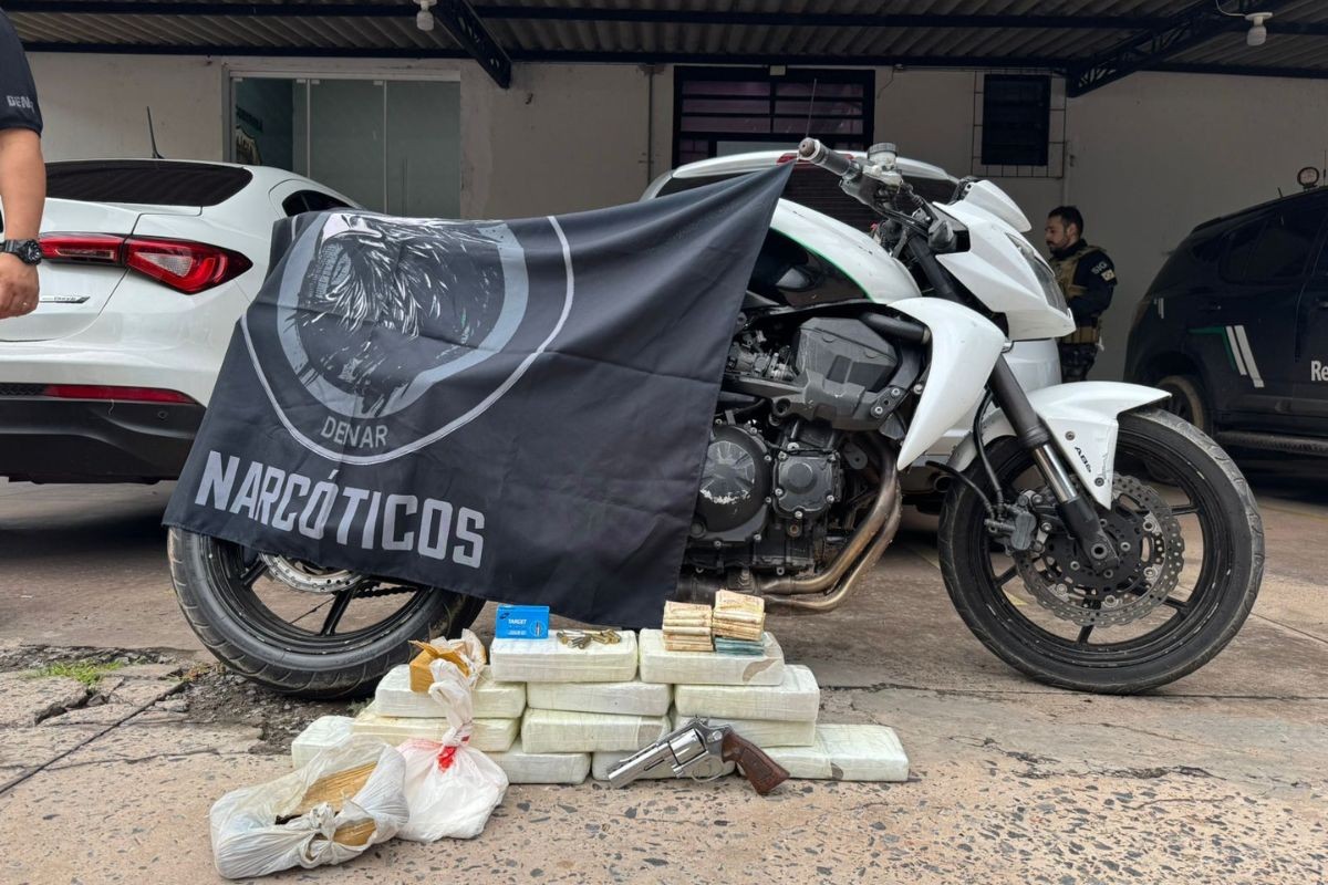 Polícia apreende 15 kg de cocaína, arma e R$ 23 mil em espécie durante operação em Corumbá