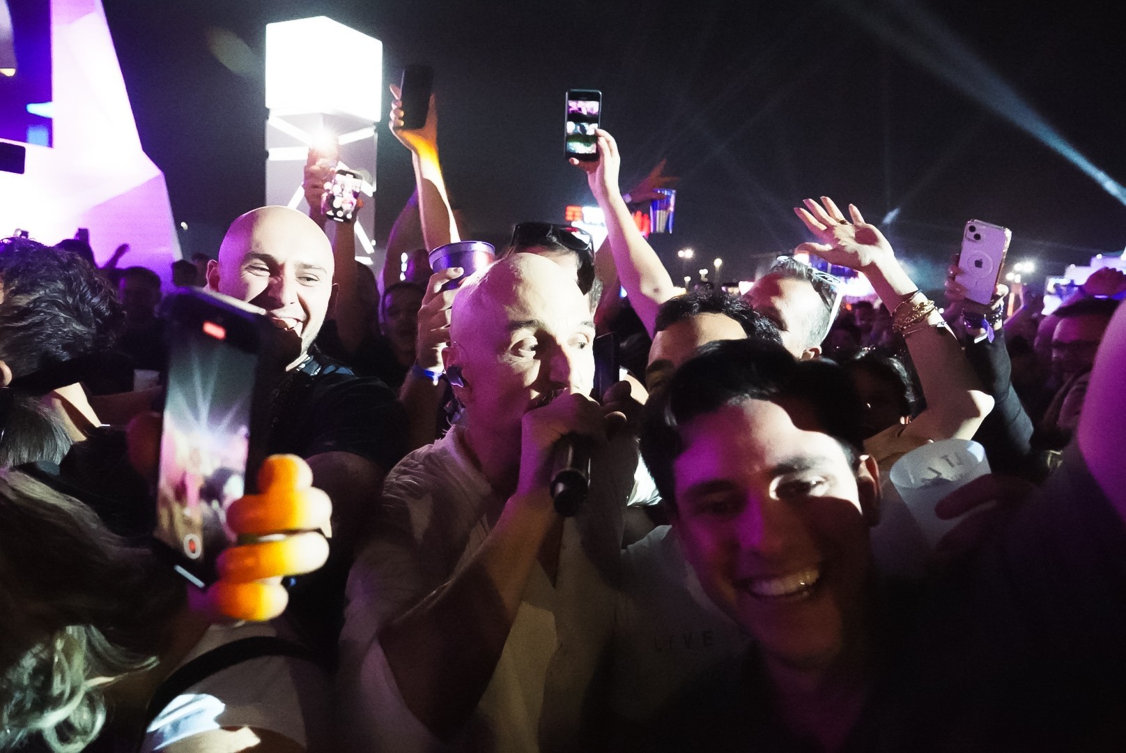 James surpreende com trilha sonora psicodélica e show divertido no Rock in Rio 2024