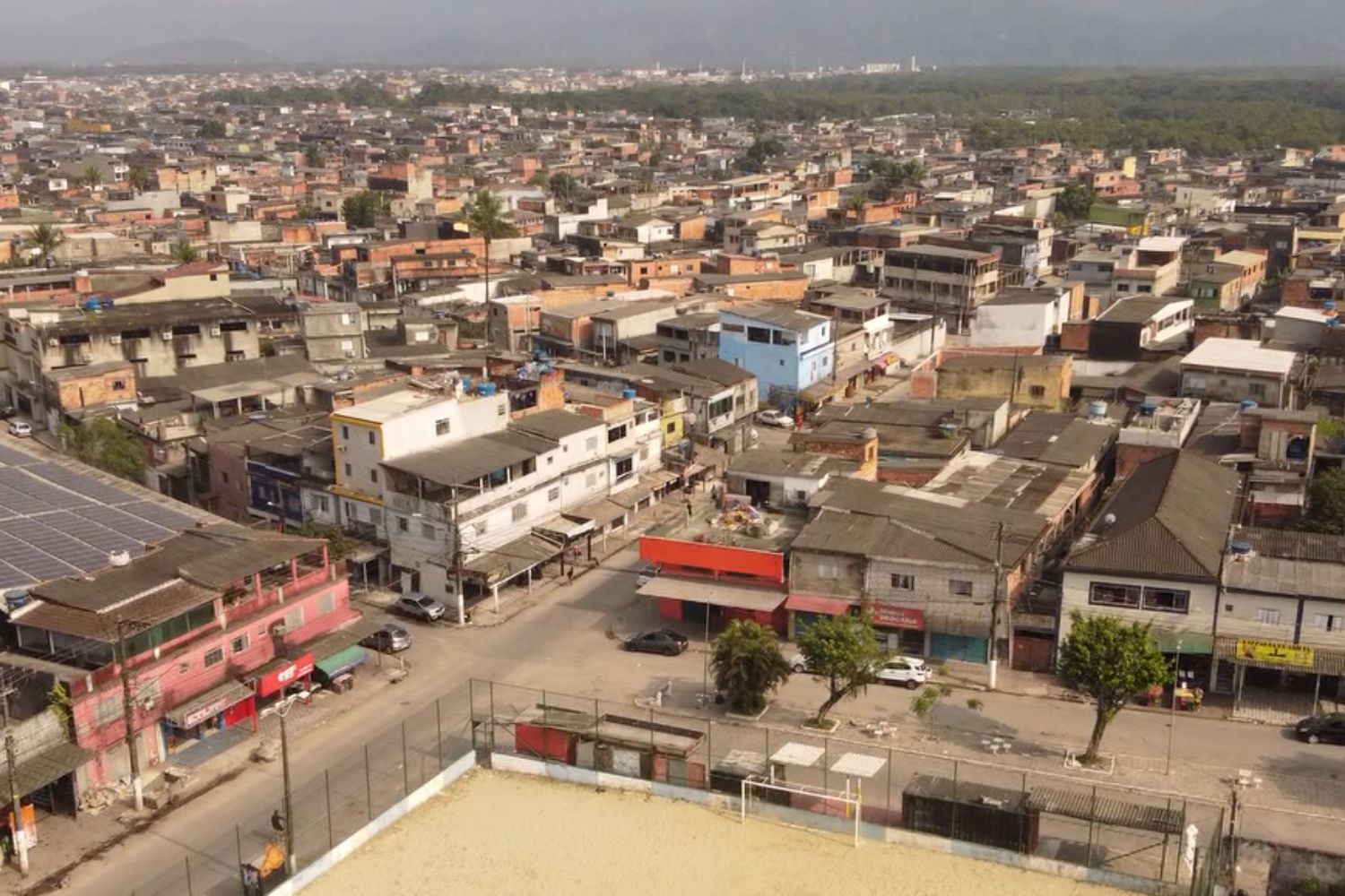 Moradores de São Vicente podem regularizar imóveis com descontos de até 80%