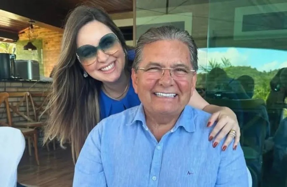 Alanna Galdino e seu pai, o deputado Adriano Galdino &mdash; Foto: Redes sociais