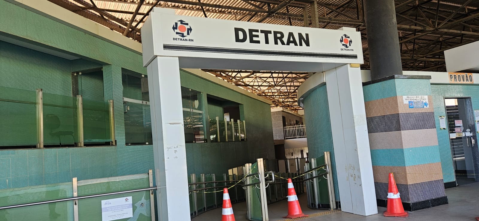 Dois servidores do Detran são afastados suspeitos de esquema de propina em Mossoró
