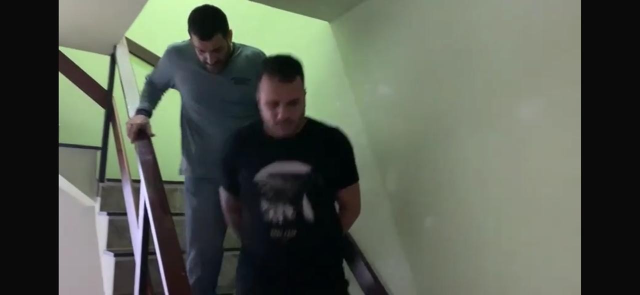 Polícia prende suspeito de matar e esconder o corpo do amante da esposa 