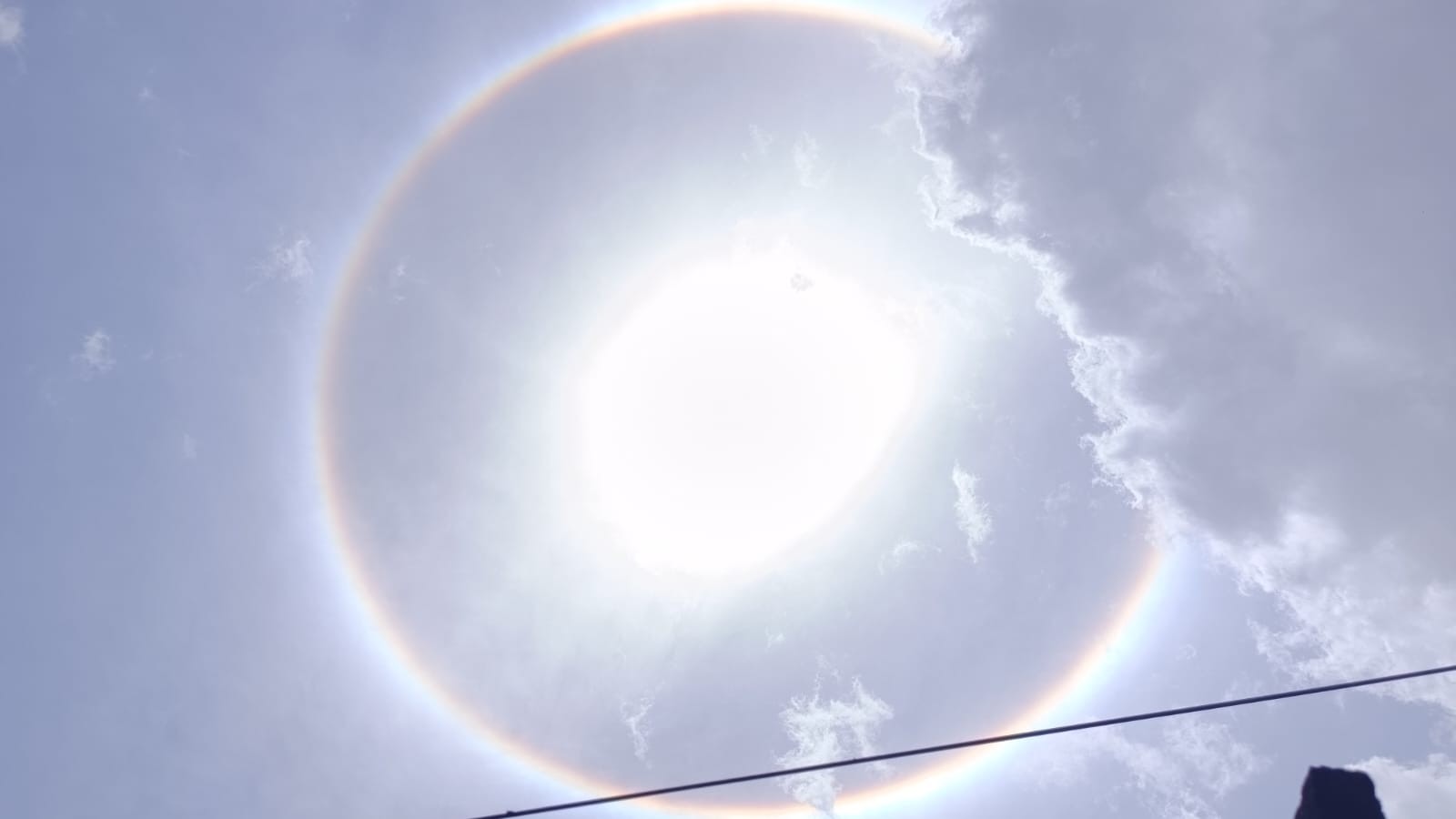 Arco-íris circular no sol chama atenção de moradores em Macapá; VÍDEO