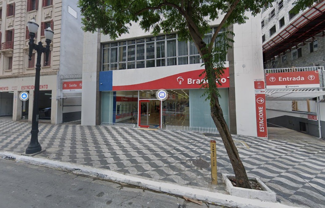 Criminosos assaltam banco no Centro de SP 