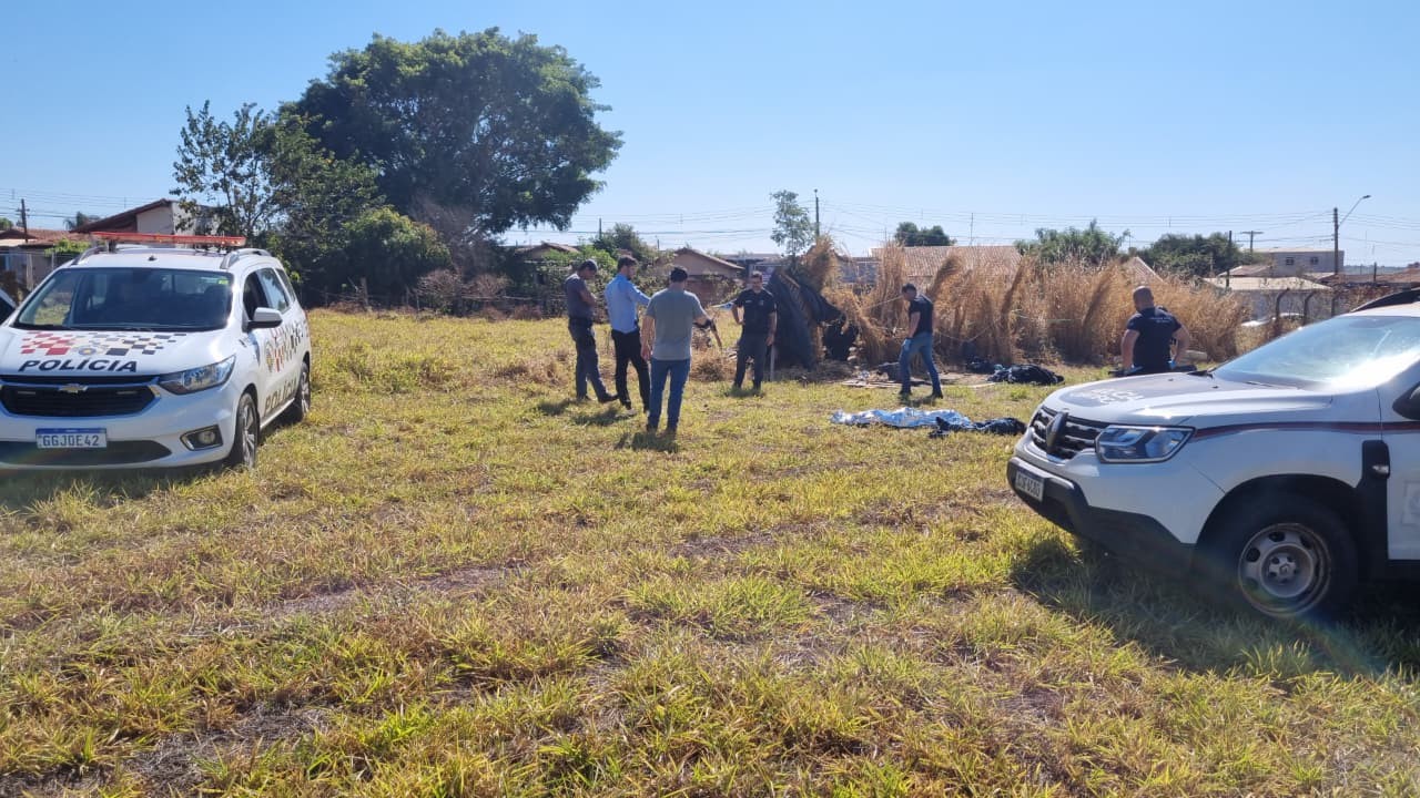 Corpo de homem é encontrado com marcas de facão em quadra de esportes em Jaú