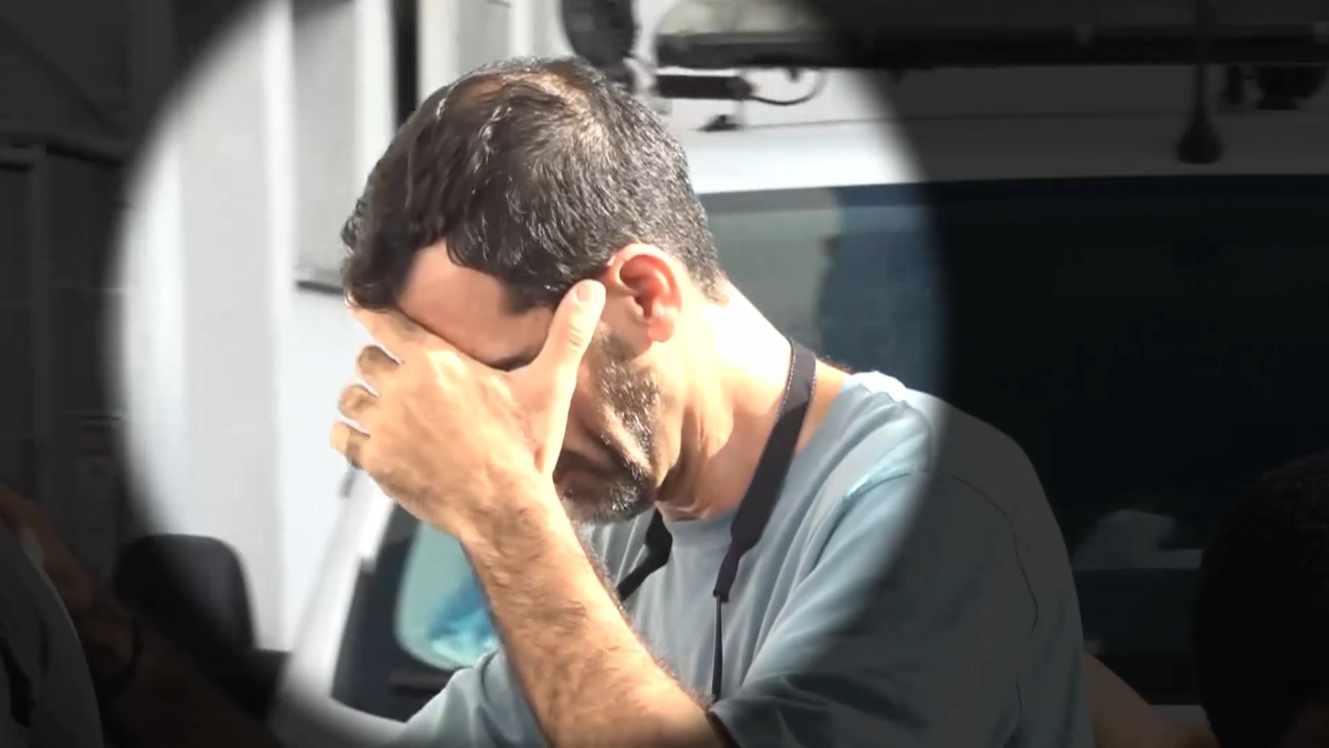 Professor de informática em penitenciária de segurança máxima é preso por serviço de 'pombo-correio' para detentos no ES