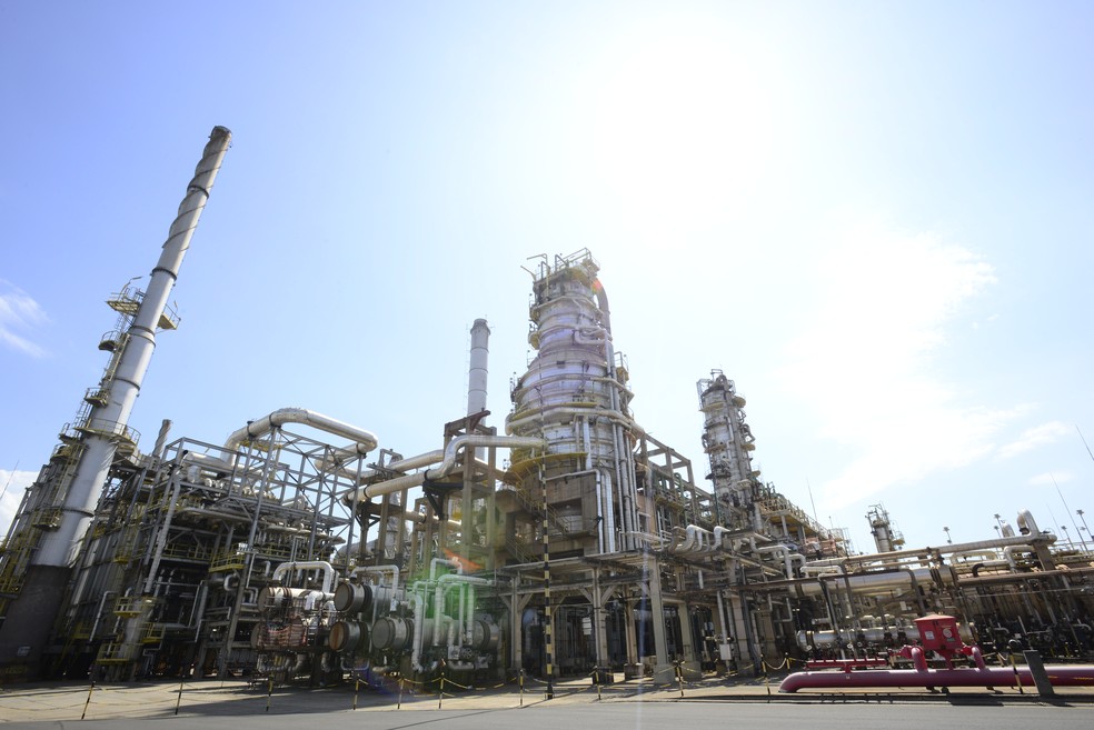 Replan, a maior refinaria de petróleo da Petrobras, fica em Paulínia (SP) — Foto: Júlio César Costa/g1