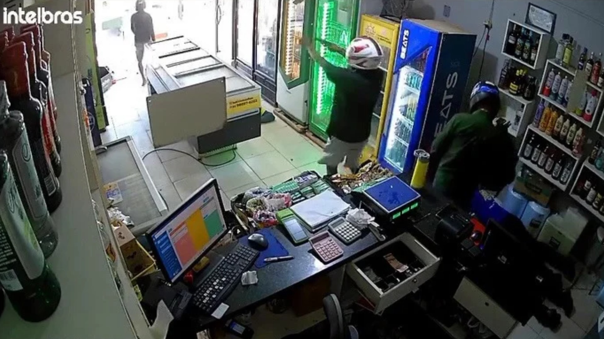 Grupo armado assalta depósito de bebidas e causa prejuízo de R$ 7 mil em Timon; 5 são presos