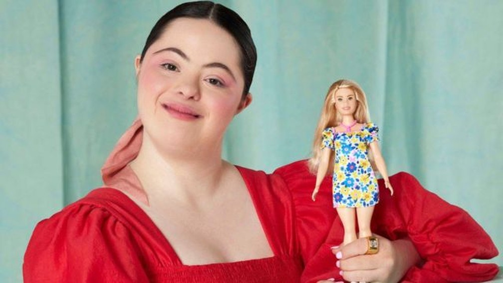 Tirem as crianças da sala! Fotógrafa apresenta o lado macabro da Barbie -  ATL Girls