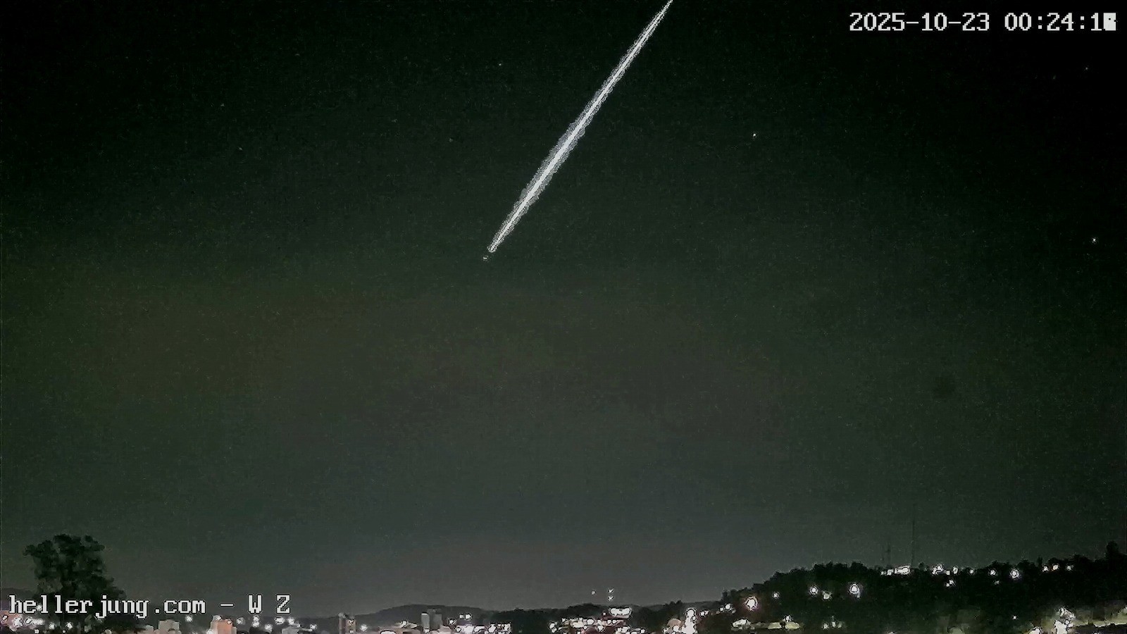 Meteoro 'bola de fogo' ilumina o céu sobre o RS; VÍDEO