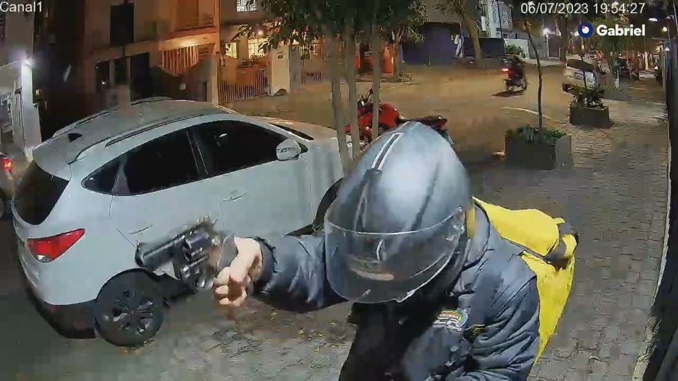 Assalto registrado no bairro Pinheiros, Zona Sul de SP  — Foto: Reprodução/TV Globo 