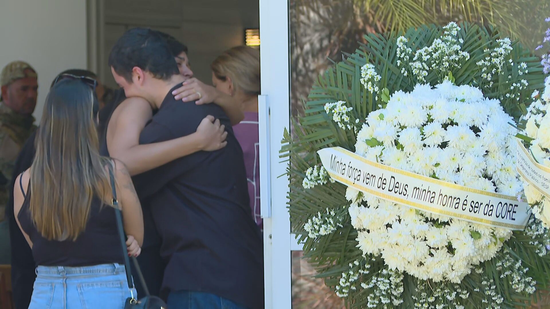 Colegas de farda, amigos e família se despedem de policial da Core morto na Cidade de Deus