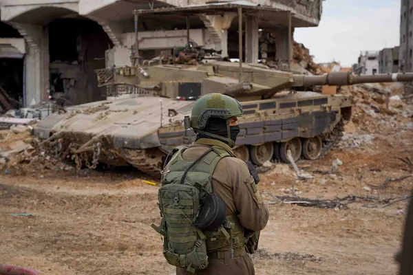 Soldado de Israel em operação na Faixa de Gaza, em foto divulgada em 1º de dezembro de 2023 — Foto: Forças de Defesa de Israel