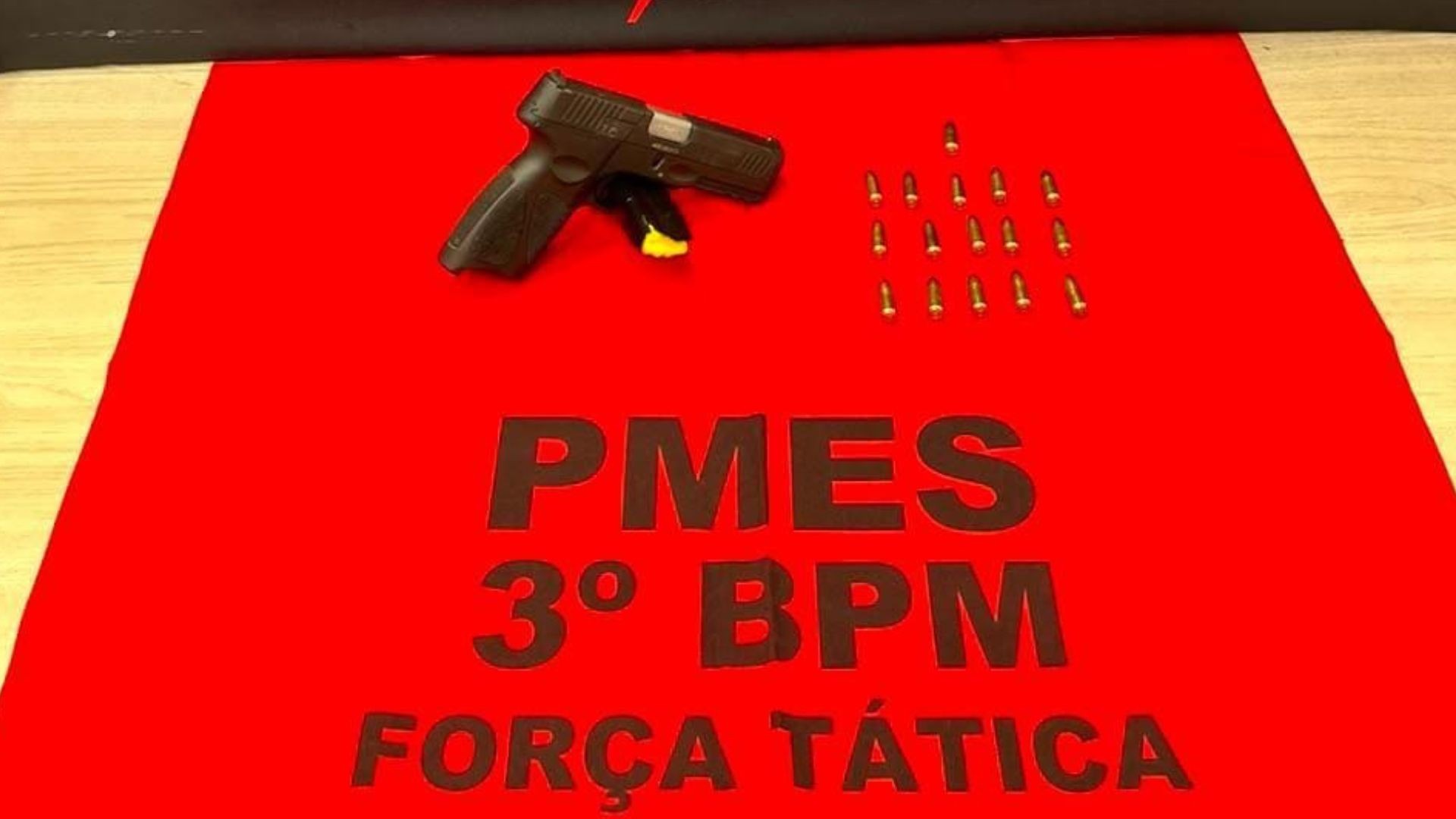 Advogado é preso por porte ilegal de arma durante baile funk em Guaçuí
